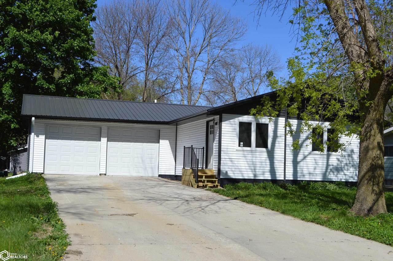 907 5th Avenue - Photo 1