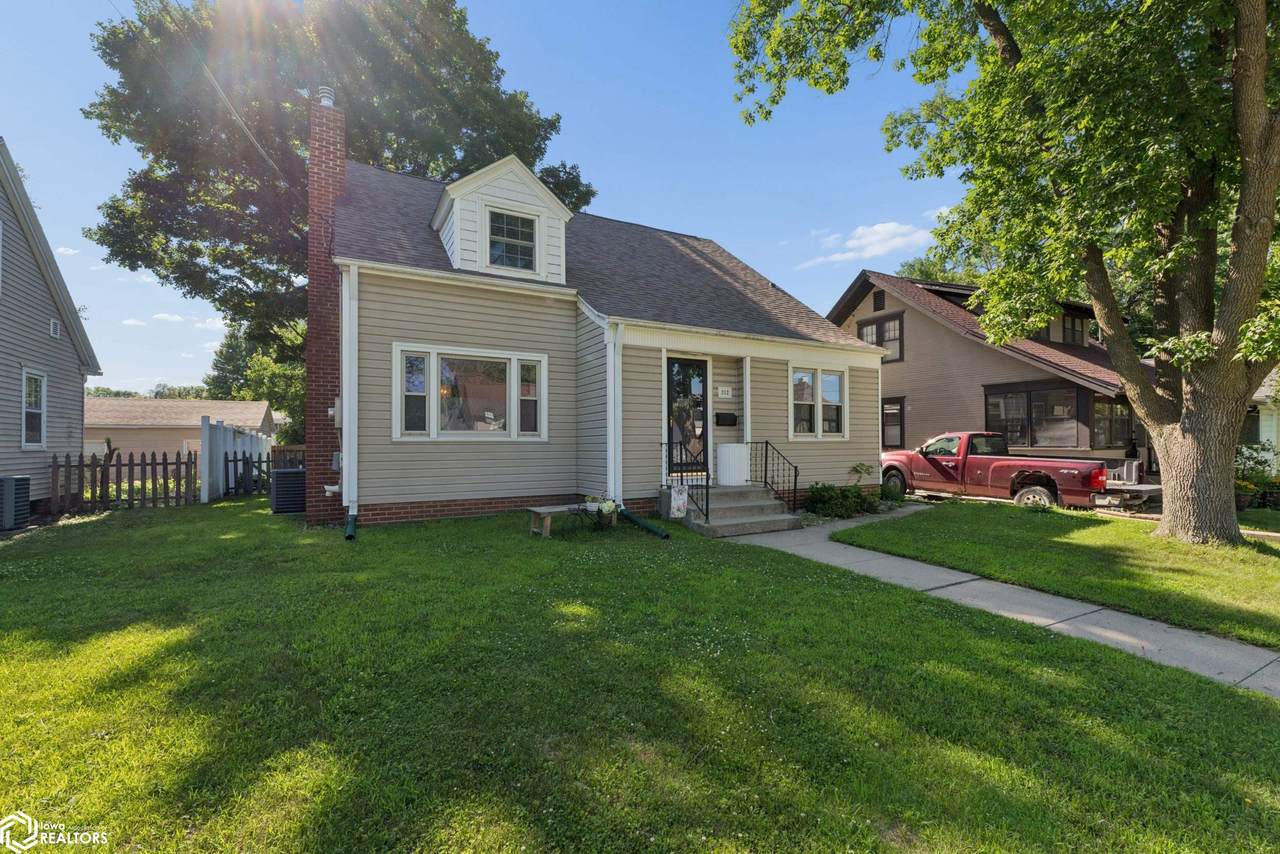212 Vermont Avenue - Photo 1