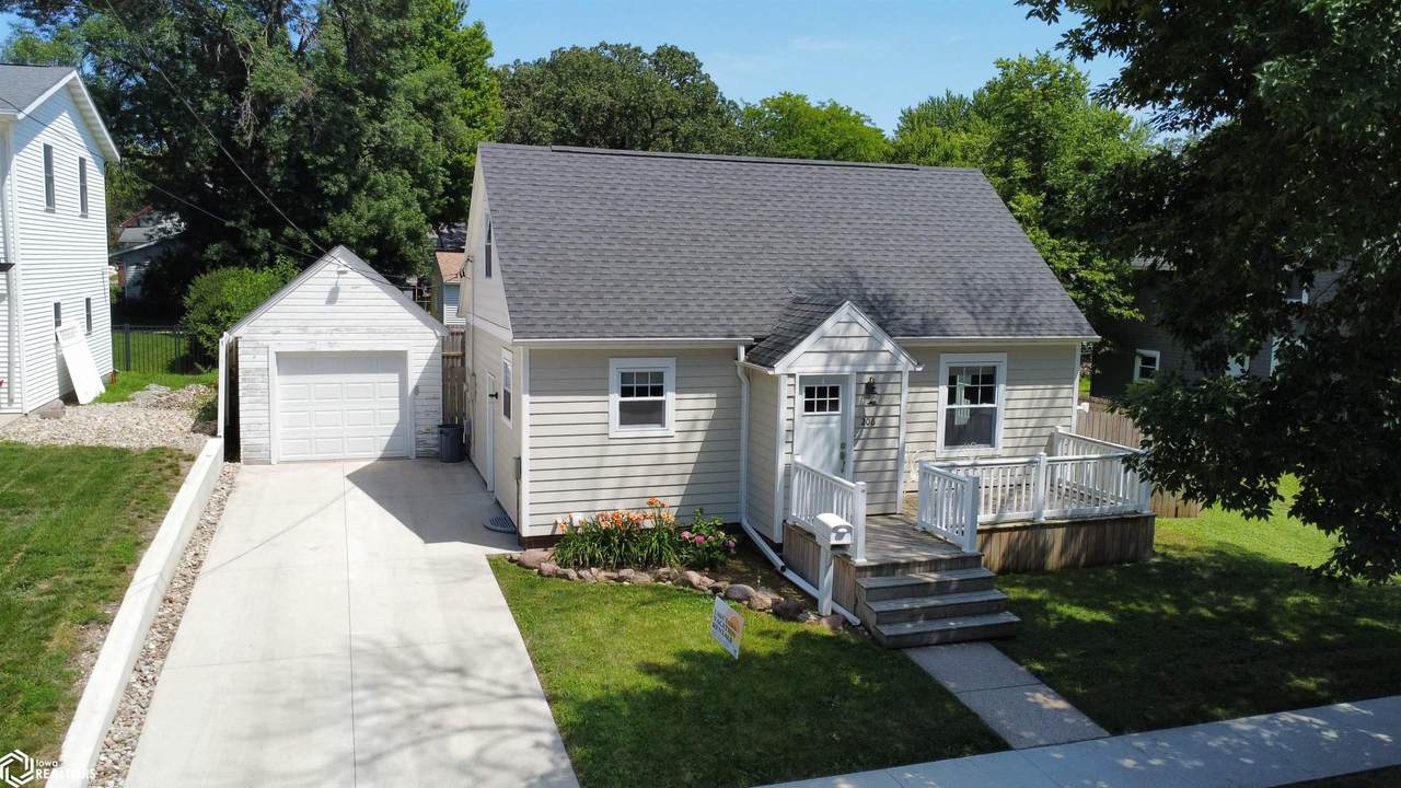 206 9th Street - Photo 1