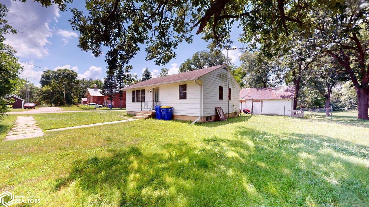 904 College Street - Photo 1