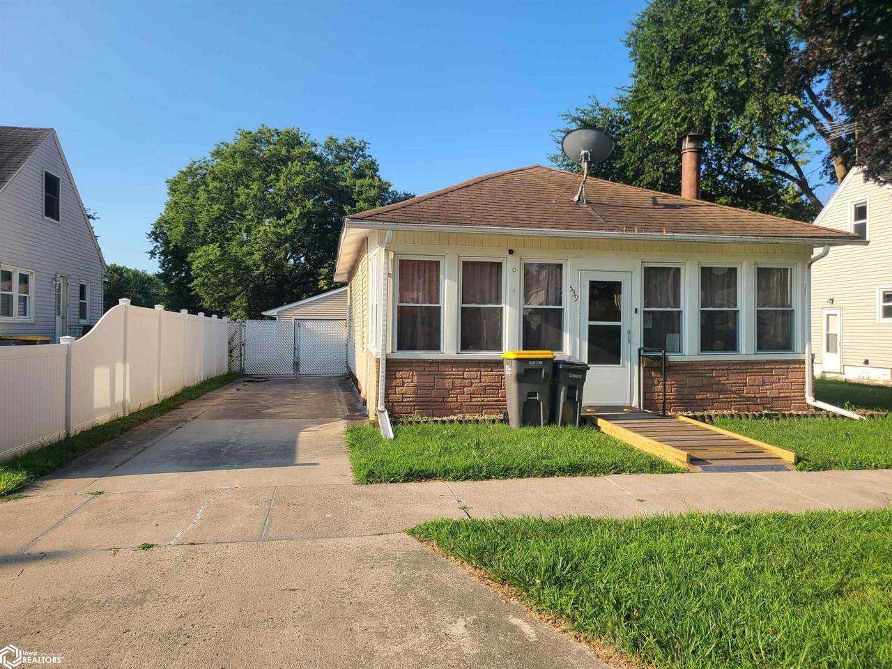 539 20th Street - Photo 1