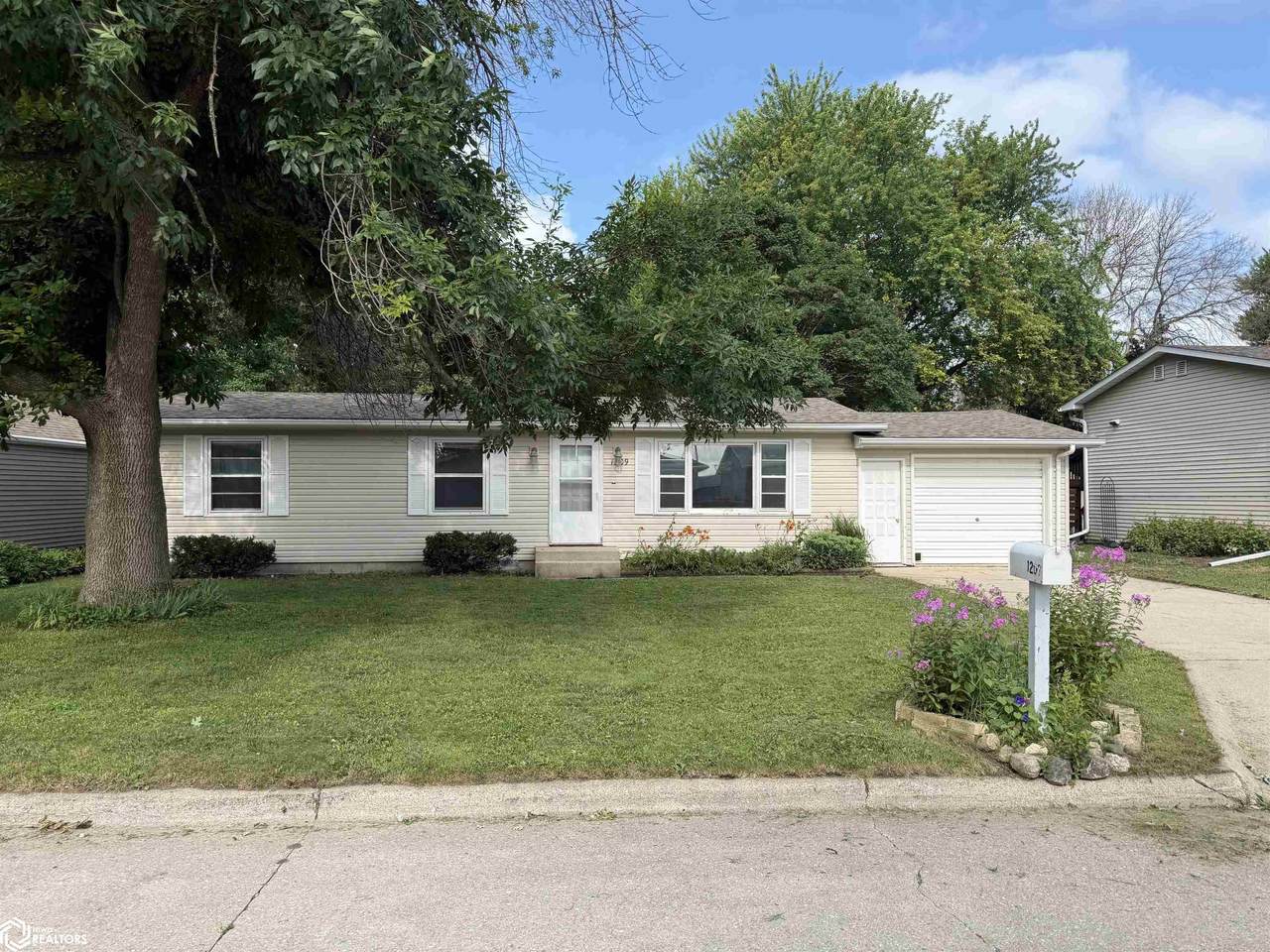 1209 7th Pl - Photo 1