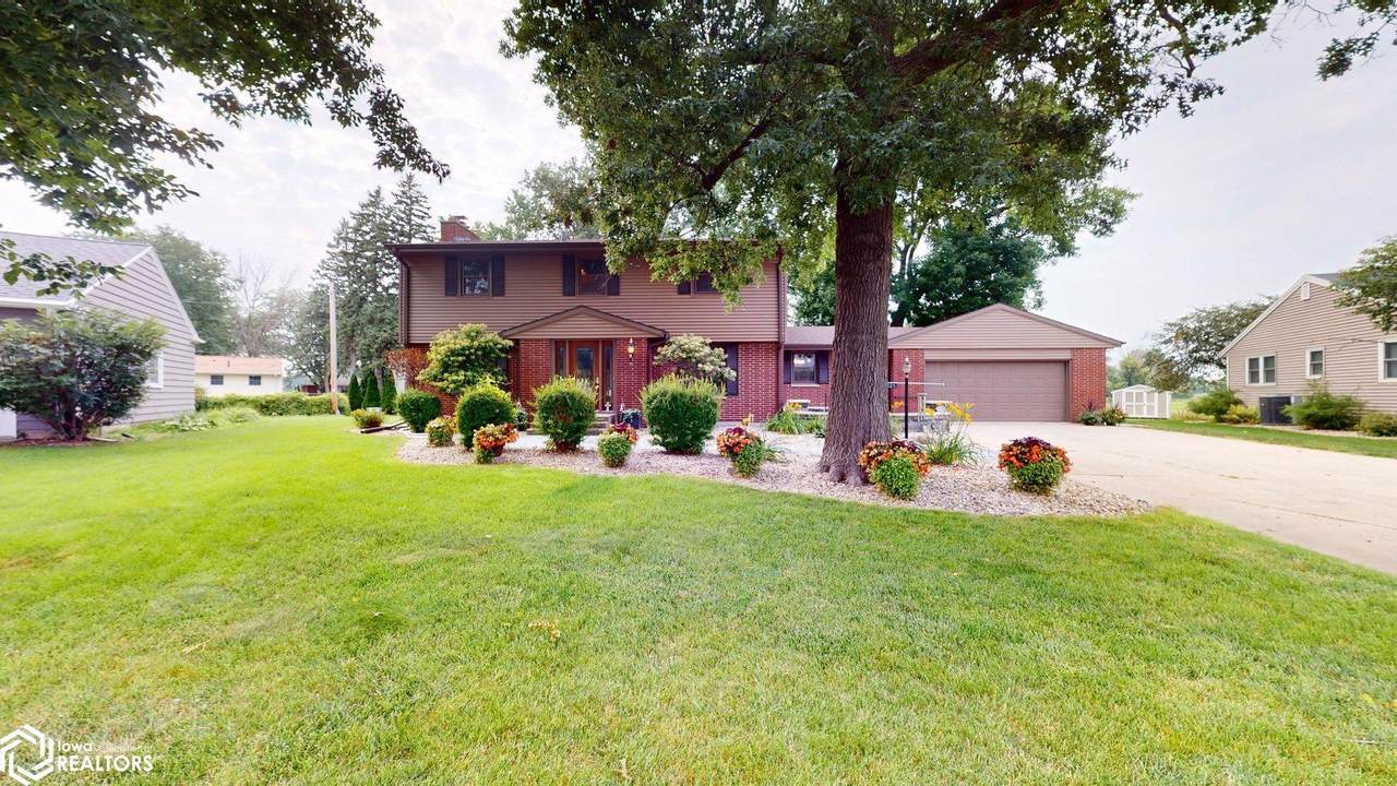 225 Parkridge Drive - Photo 1