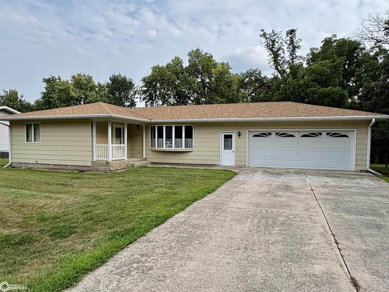 1135 Pleasant Street - Photo 1