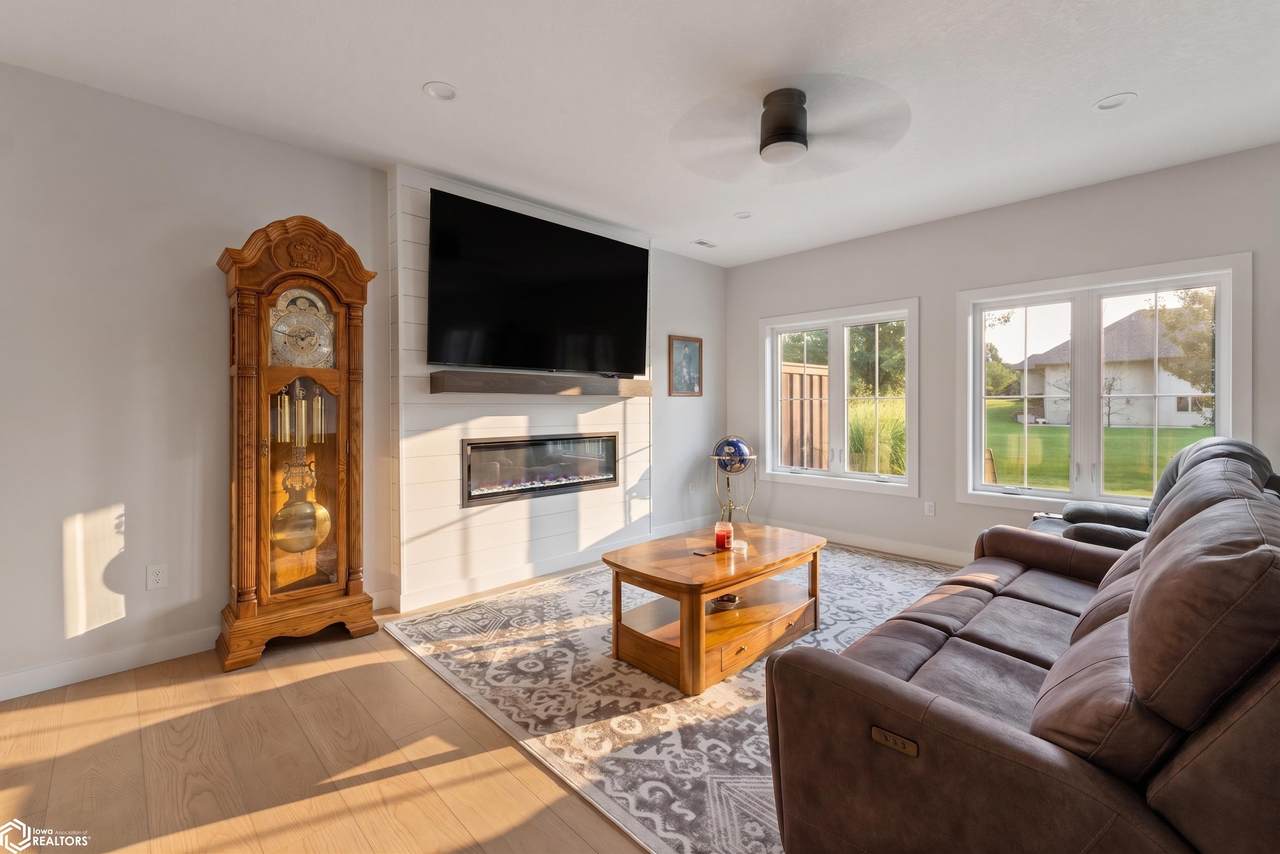 107 Stonebrook Court - Photo 1