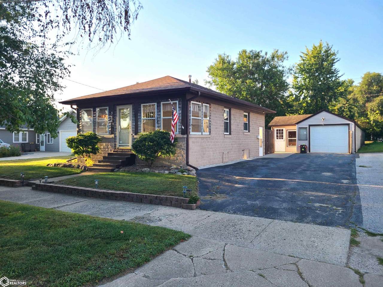 311 18th Street - Photo 1