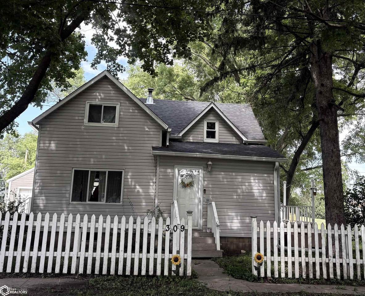 309 7th Ave. W - Photo 1