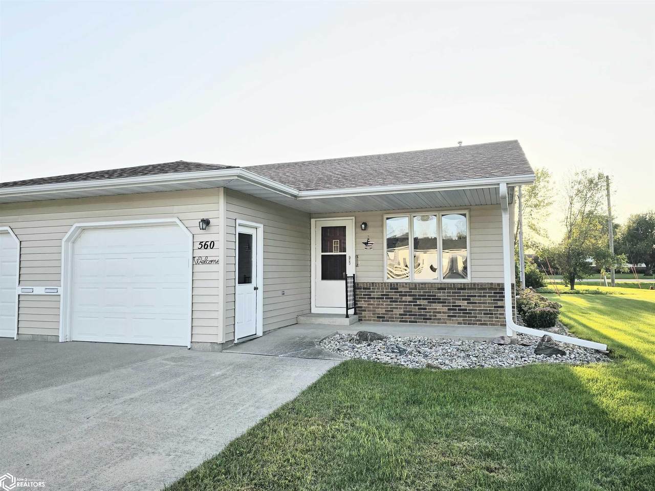 560 Golls Drive - Photo 1