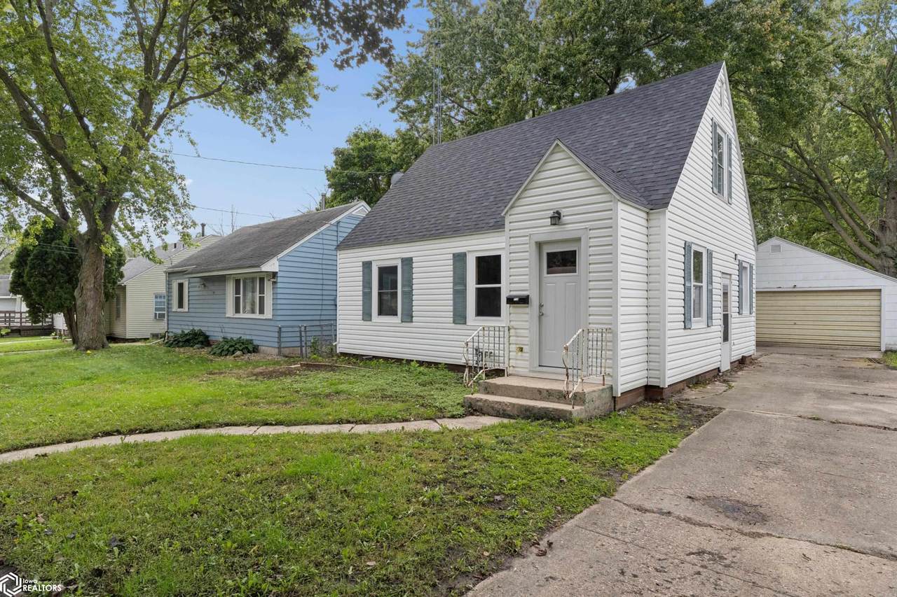 718 Van Buren - Photo 1