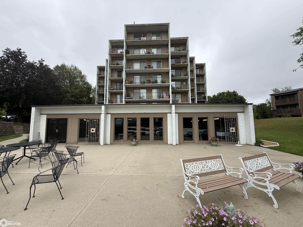 2700 Shore Drive - Photo 1