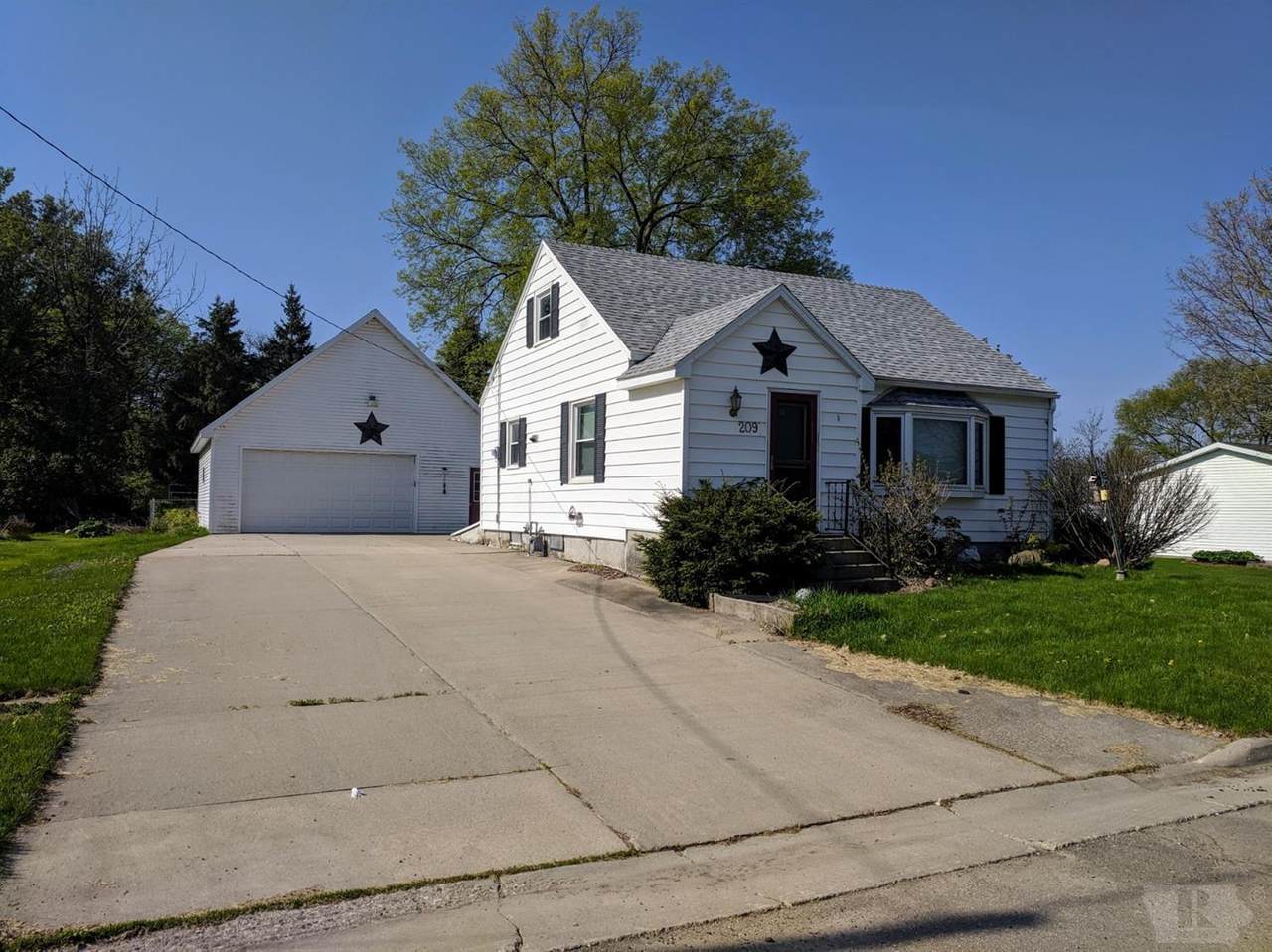 209 4th Street - Photo 1 209 4th Street - Photo 1