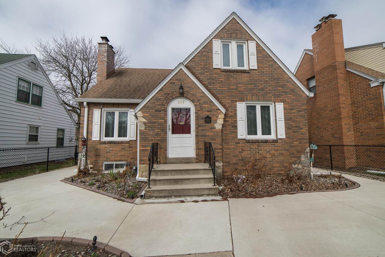 308 Vermont Avenue - Photo 1
