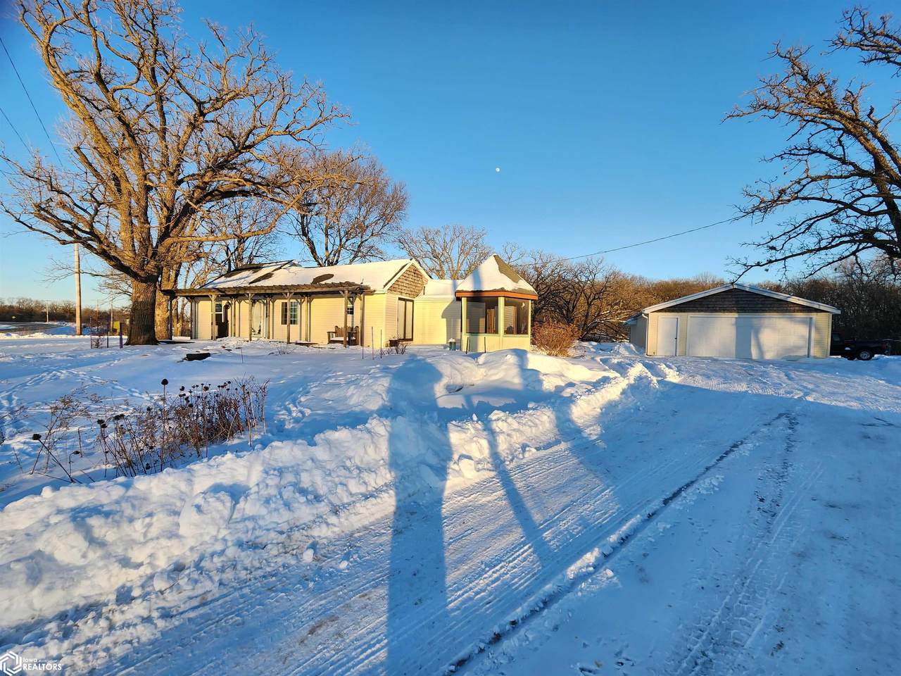 1852 Zinnia Avenue - Photo 1