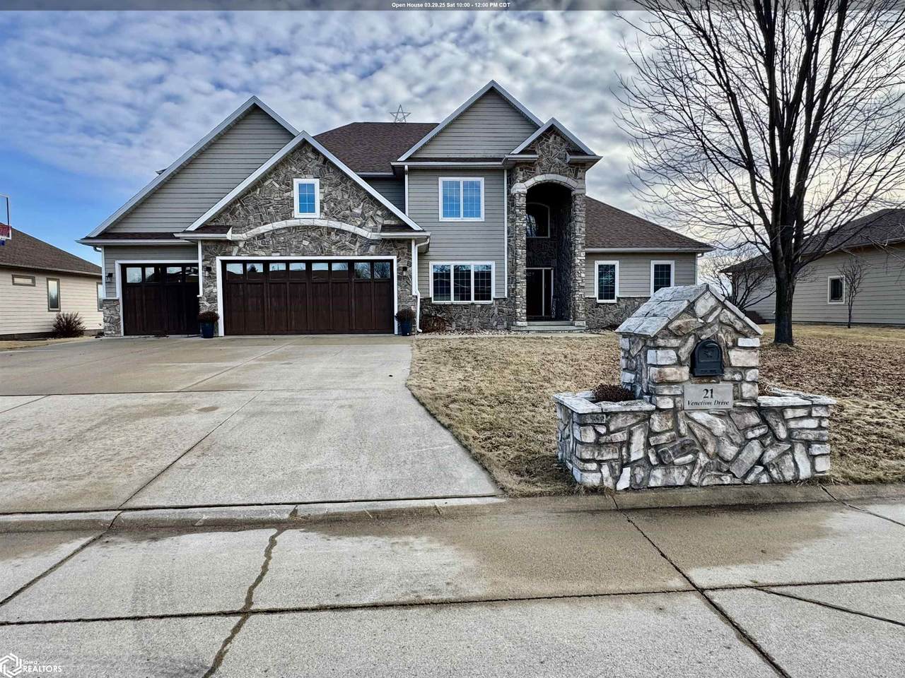 21 Venetian Dr - Photo 1