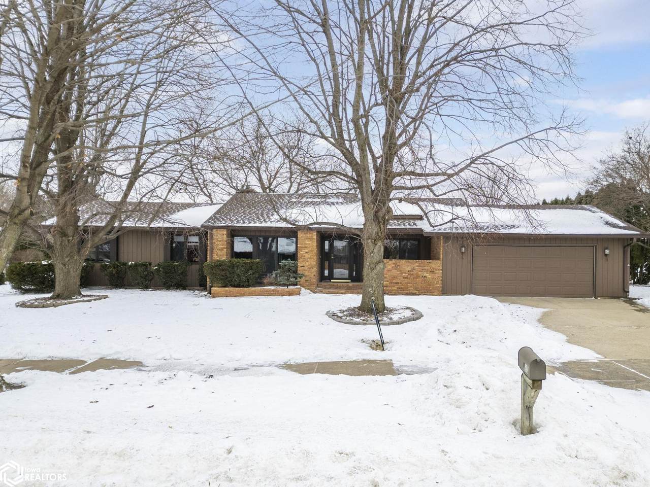 925 Briarstone Drive - Photo 1