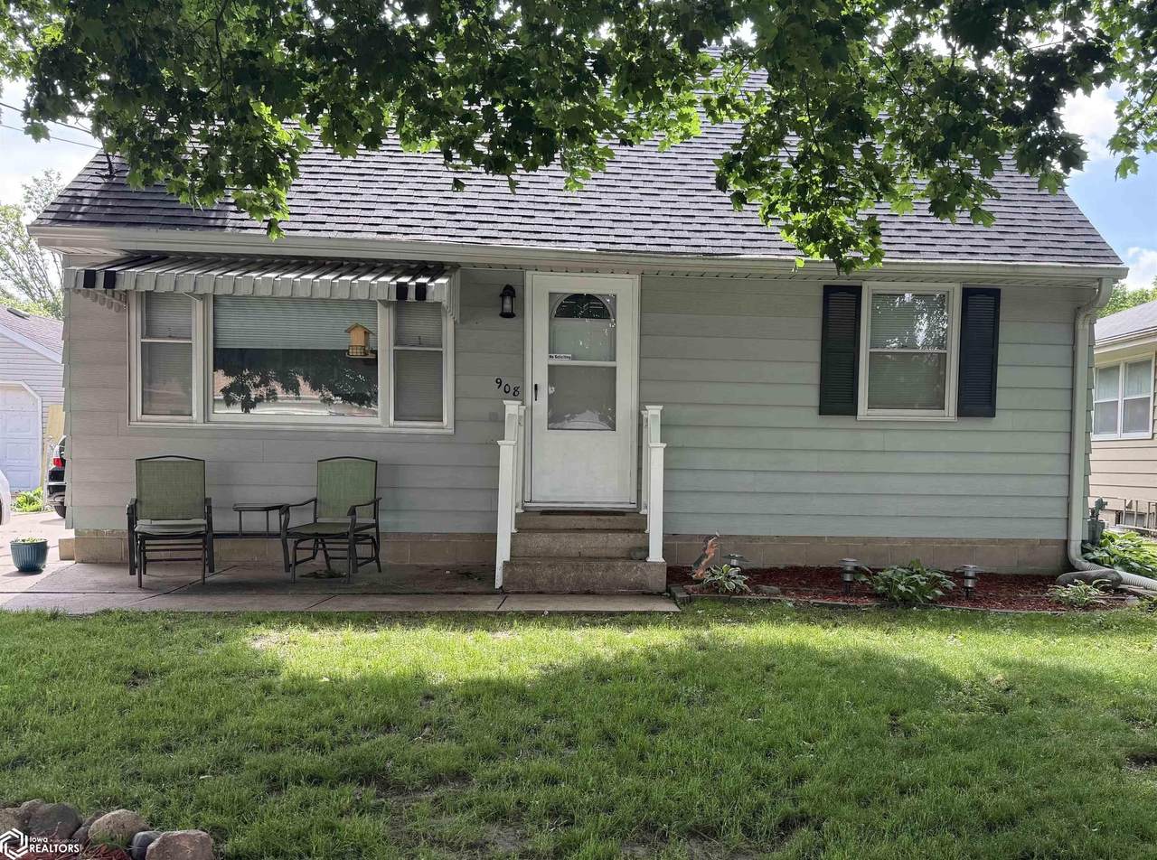 908 Virginia Avenue - Photo 1