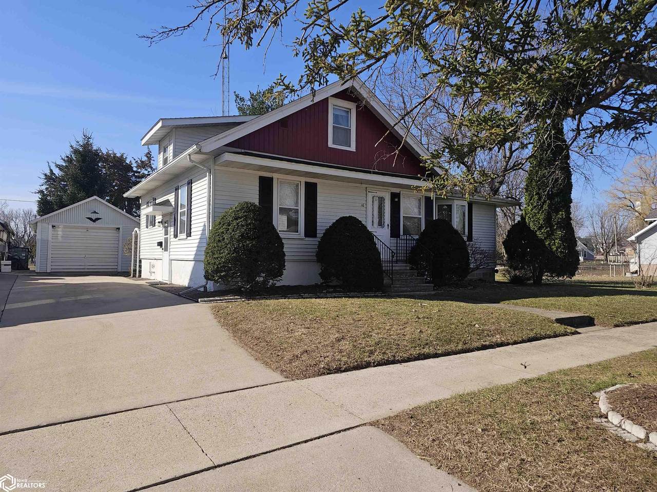 16 High School Boulevard - Photo 1