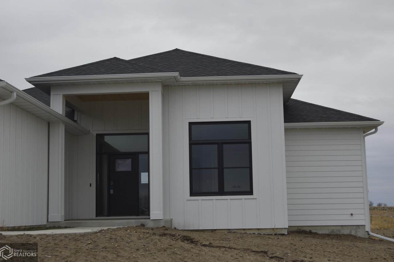 613 Bedford Street - Photo 1