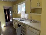 1024 16th Street - Photo 2