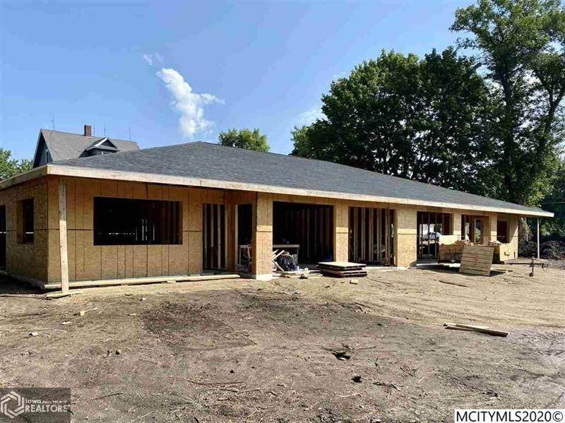 704 6th Avenue - Photo 1
