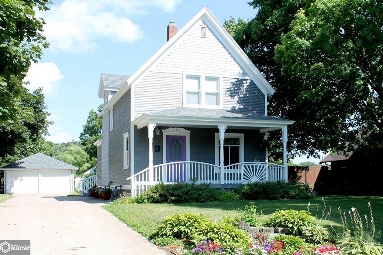 715 Clark Street - Photo 1