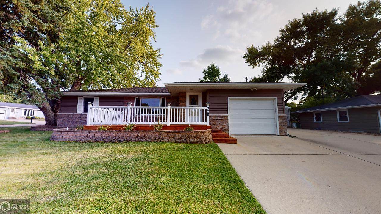 329 21st Street - Photo 1