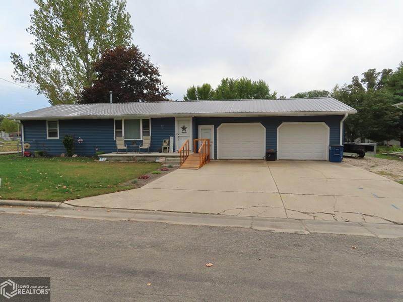 415 2nd Street - Photo 1