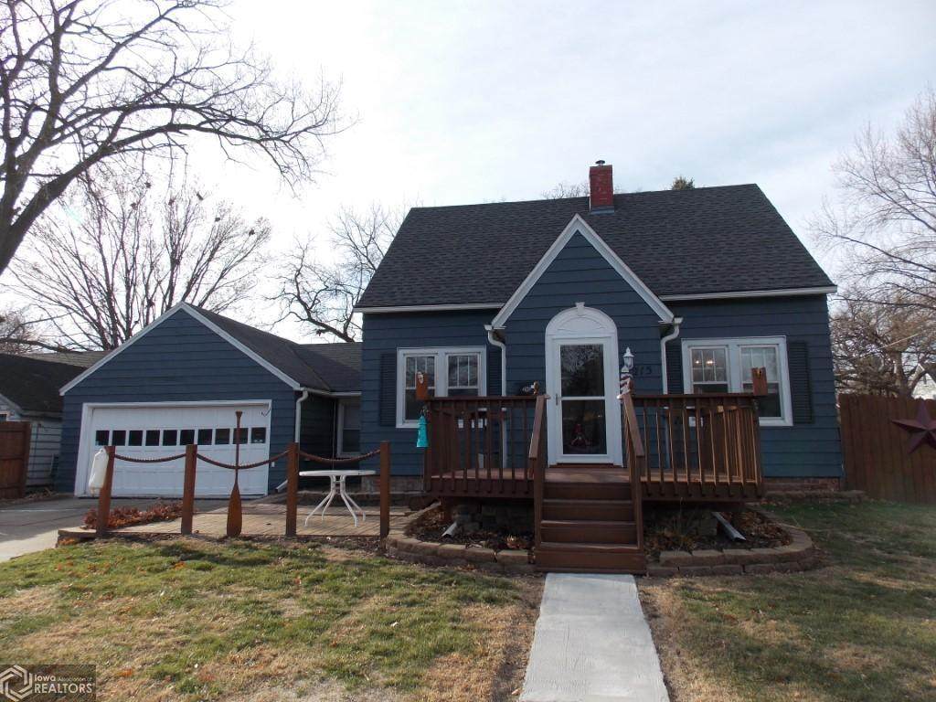 215 8th Street - Photo 1