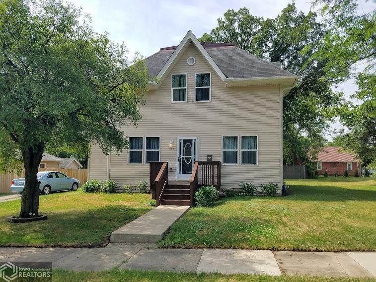 653 4th Street - Photo 1