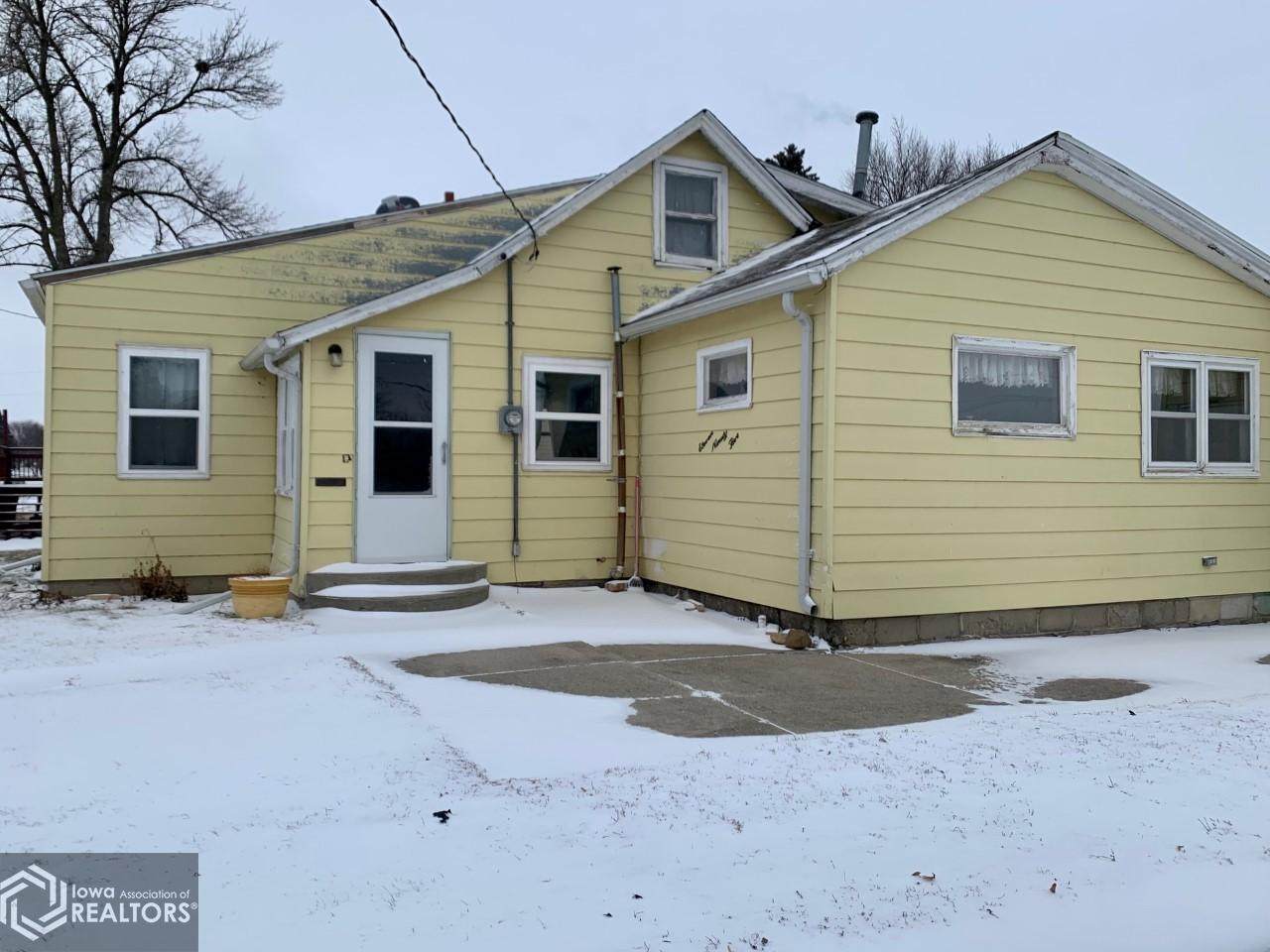 1195 Grove Avenue - Photo 1