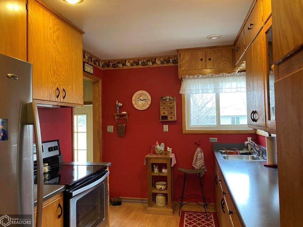 304 Elmore Street - Photo 1
