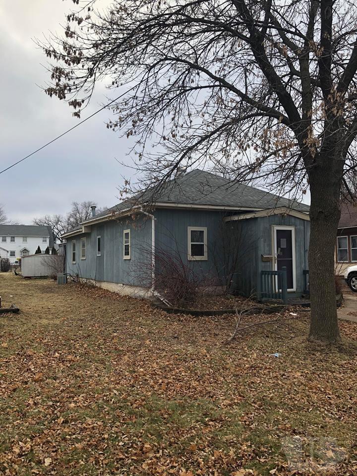 327 27th Street - Photo 1