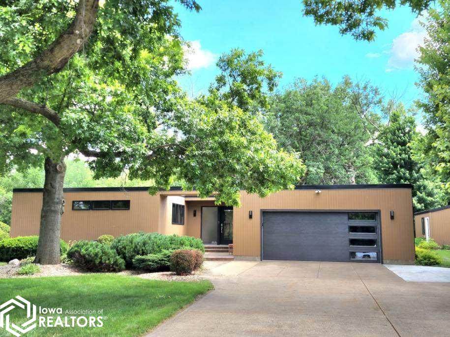 1050 Fair Meadow Drive - Photo 1
