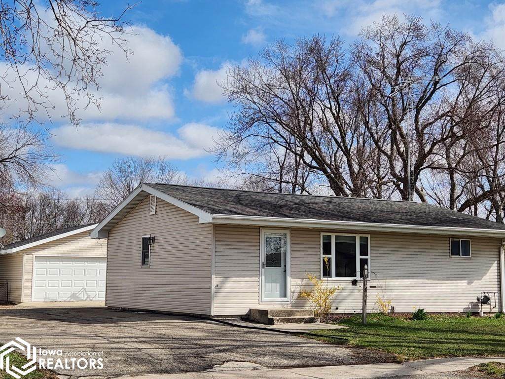 914 15th Street - Photo 1