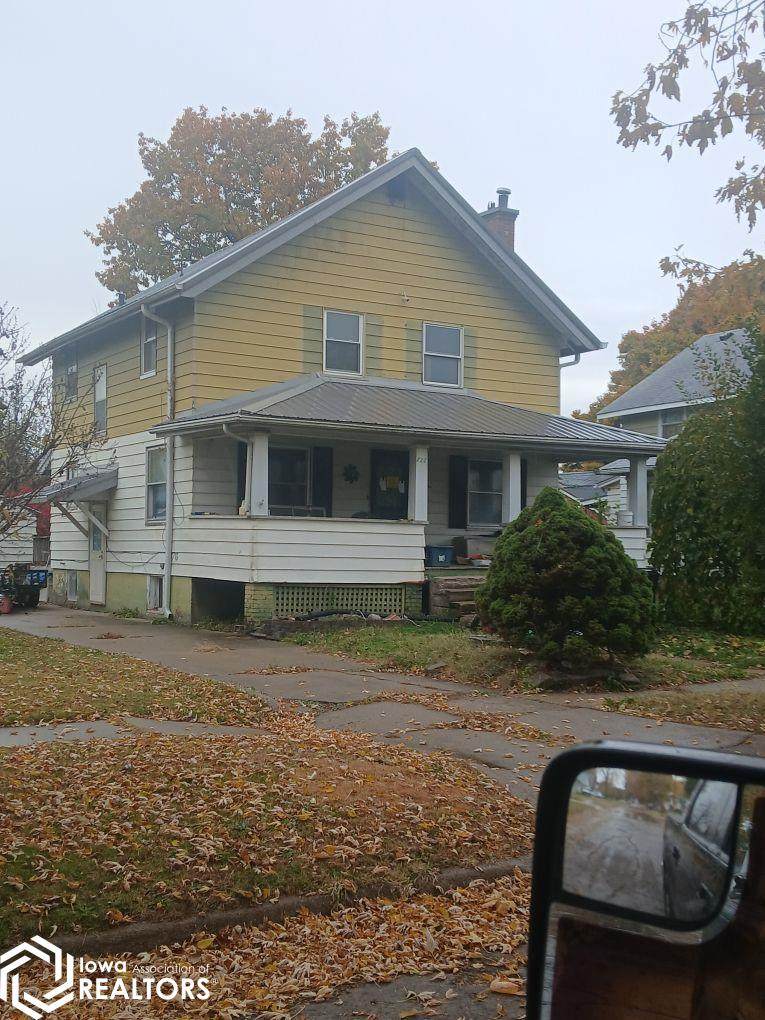 722 Queen Anne Avenue - Photo 1