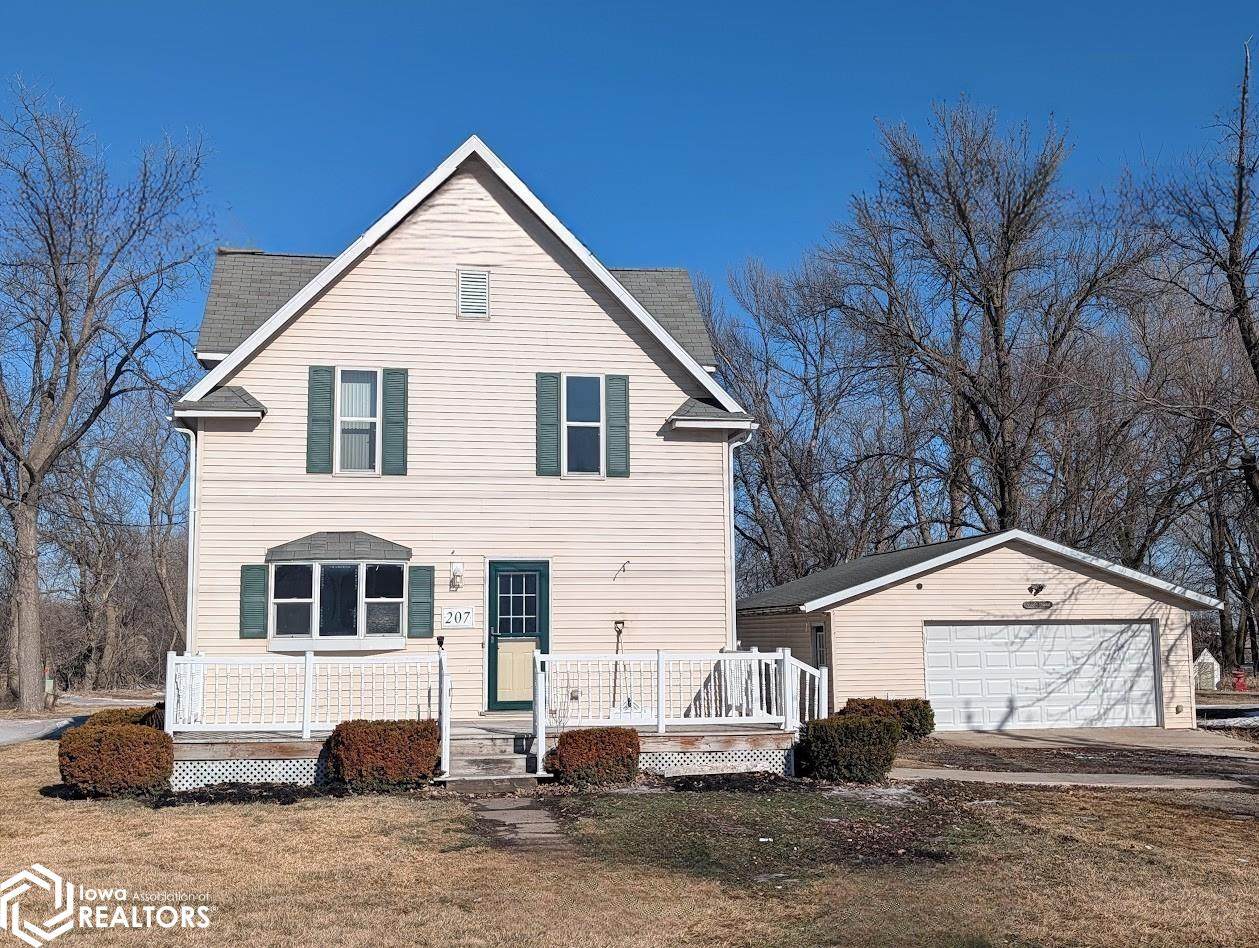 207 Lake Street - Photo 1