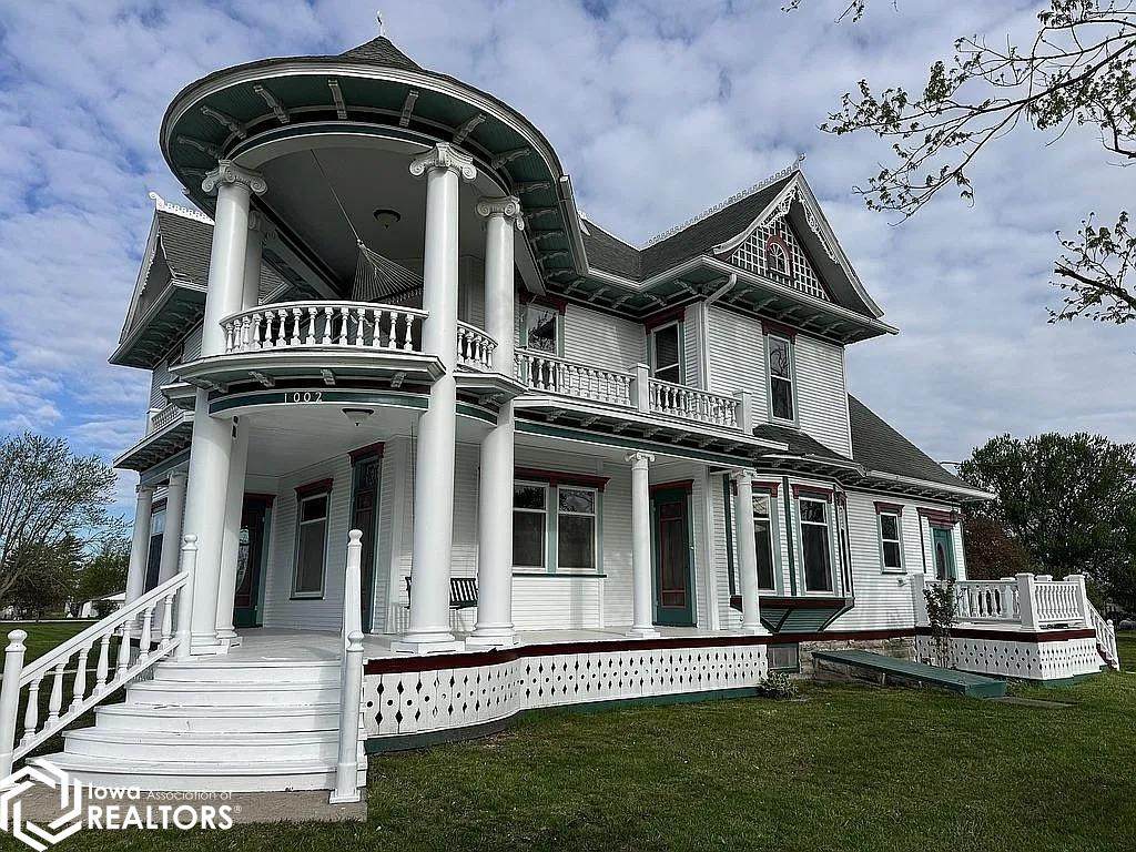 1002 Maple Street - Photo 1