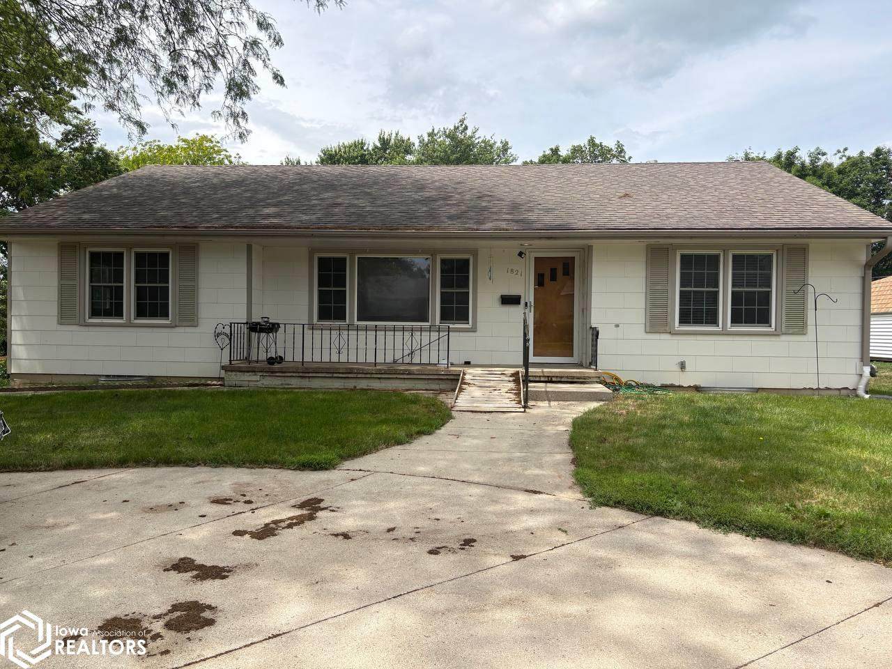 1821 Quint Avenue - Photo 1