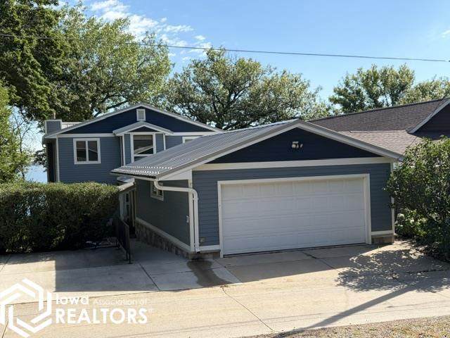 5494 Lakeview Drive - Photo 1