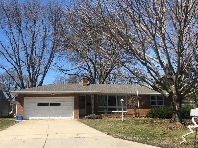 190 Parkridge Drive - Photo 1