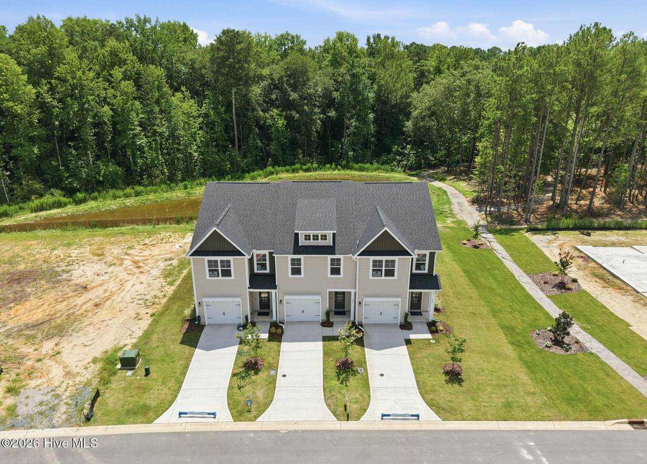 232 Elijah Way - Photo 1