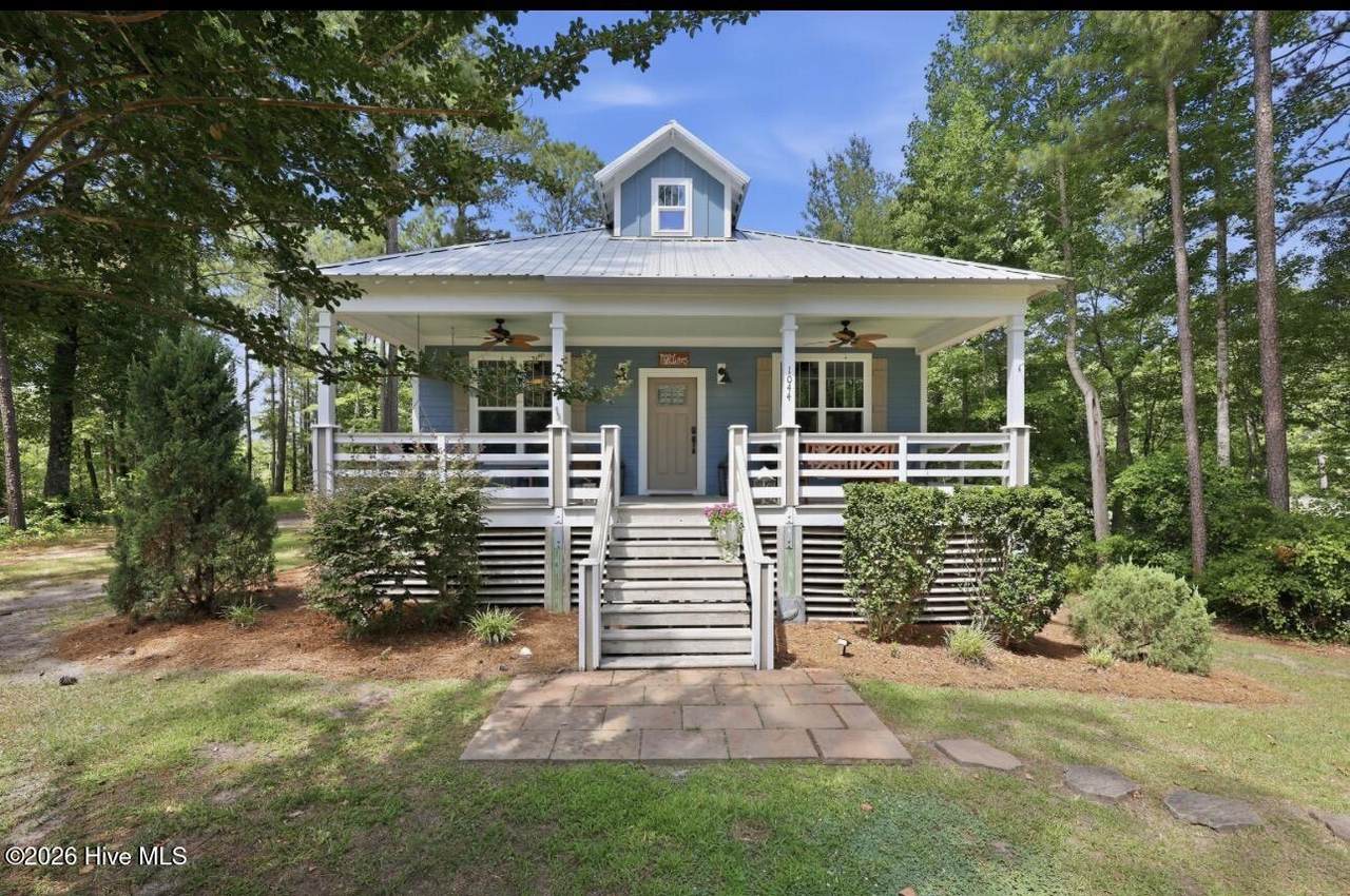 1044 Mill Creek Drive - Photo 1