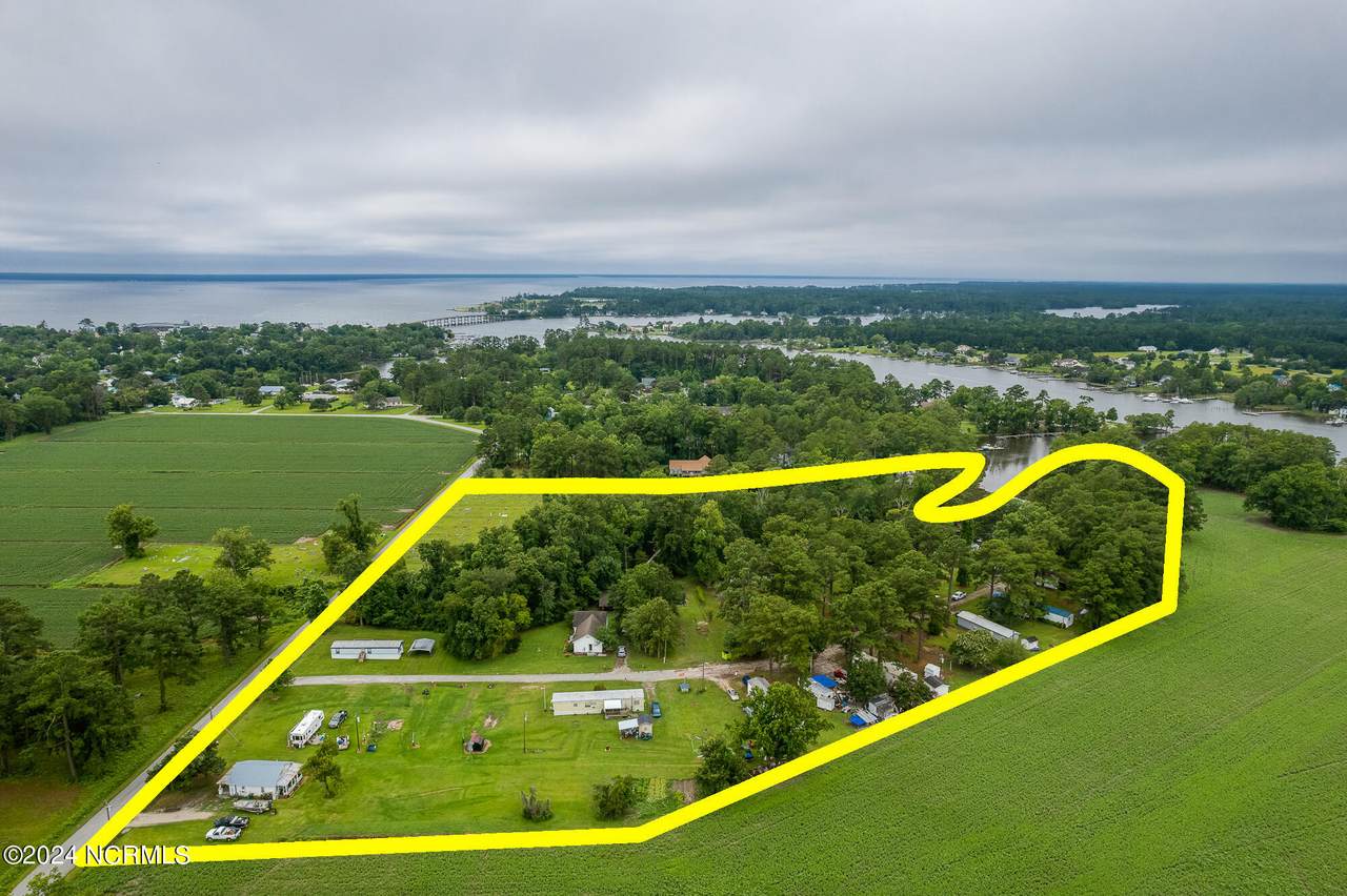 130 Holiday Lane - Photo 1