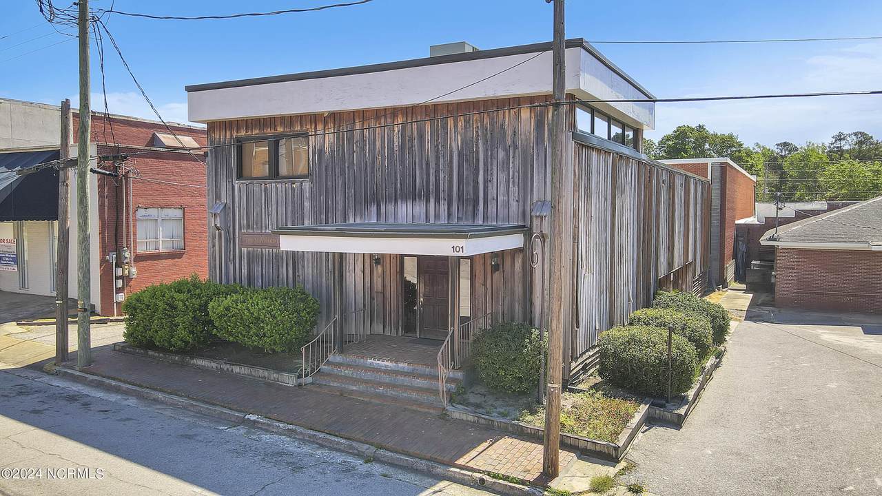 121 Courthouse Drive - Photo 1