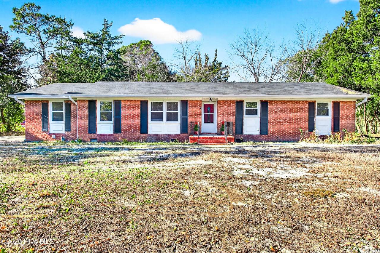 3202 College Road - Photo 1