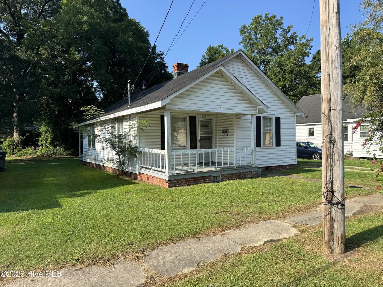 303 Grainger Avenue - Photo 1