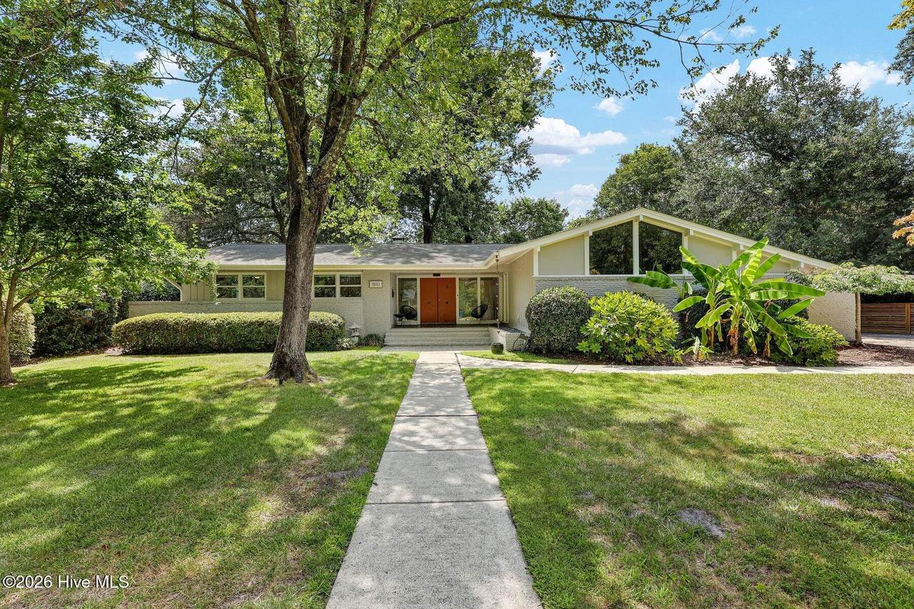 1810 Hawthorne Road - Photo 1