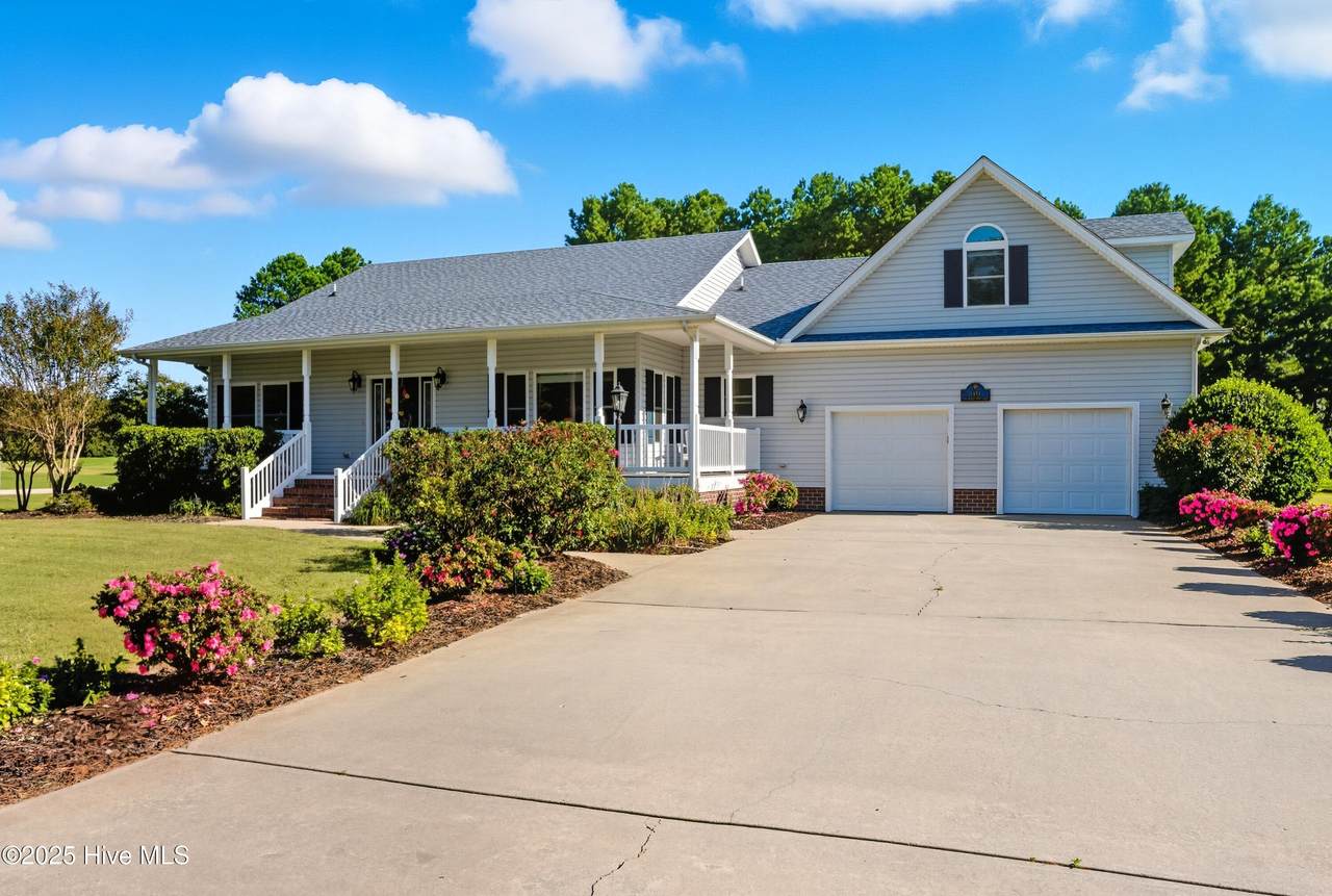 101 Charleston Drive - Photo 1