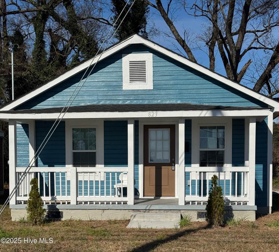 823 Olivia Lane - Photo 1