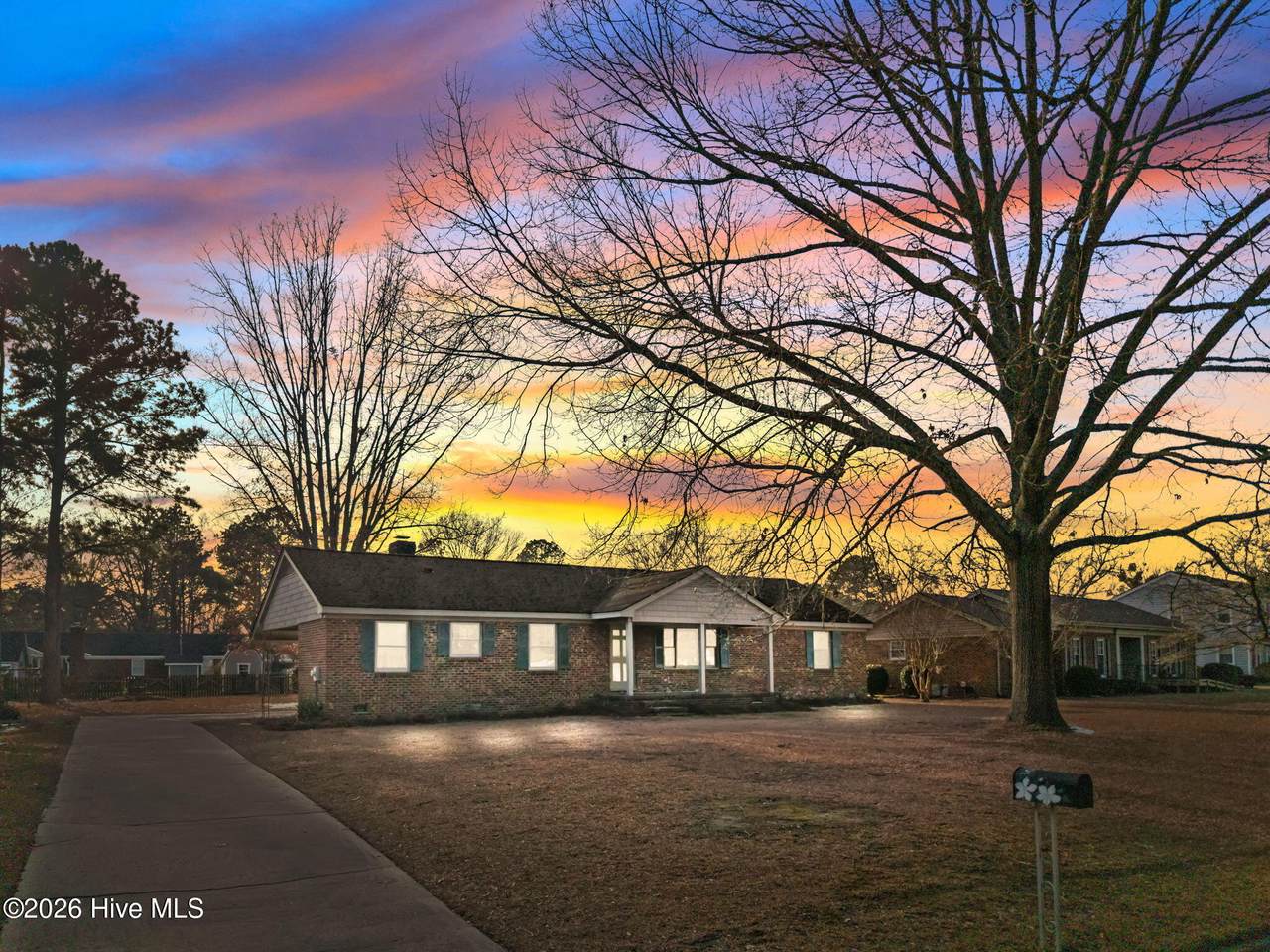 1104 Crestview Drive - Photo 1